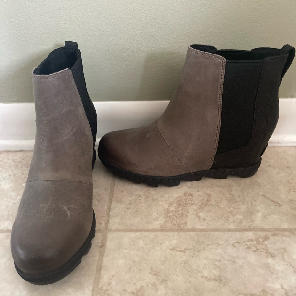 NWOT Sorel Joan of Arc Wedge II Chelsea Bootie
